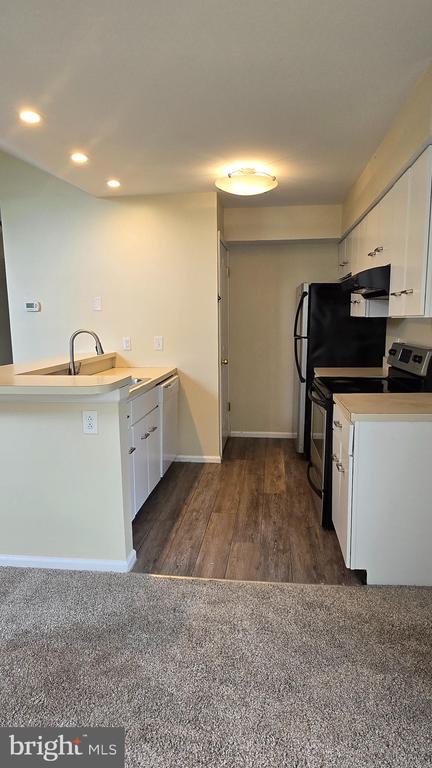 Foto del edificio - 208 Foxmeadow Dr