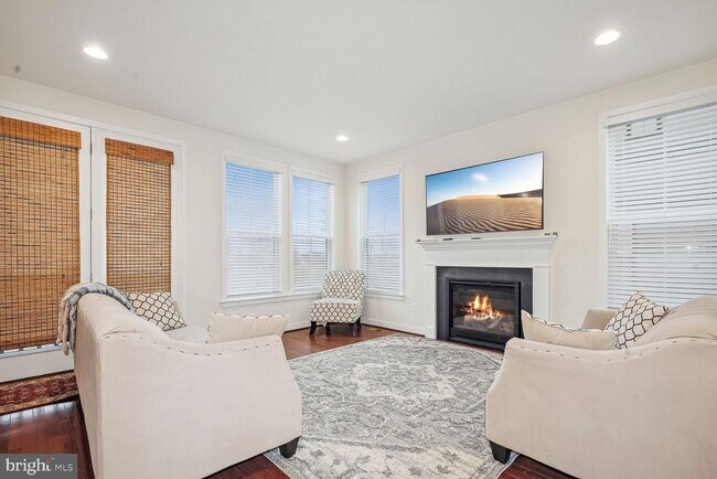 Building Photo - 25495 Woodbine Farm Dr