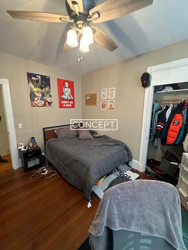 Building Photo - 6 Sunset St