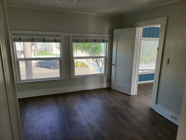 Sala de estar - 1201 Manhattan Ave