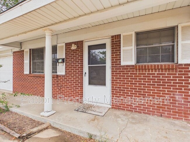 Building Photo - 5315 Allen St
