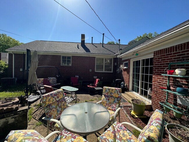 Photo - 1362 S Perkins Rd House