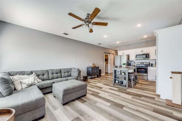 Foto del edificio - 1429 E Odneal St