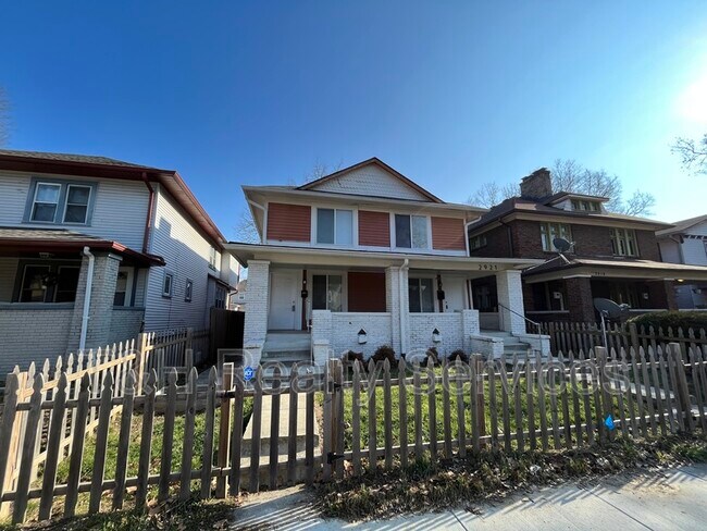 Foto del edificio - 2921 N Delaware St