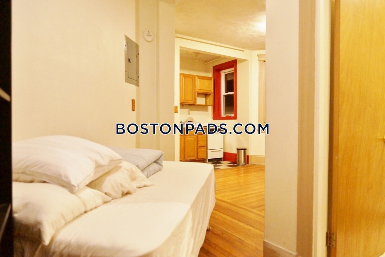 204 Hemenway St, Boston, MA 02115 Apartments in Boston, MA