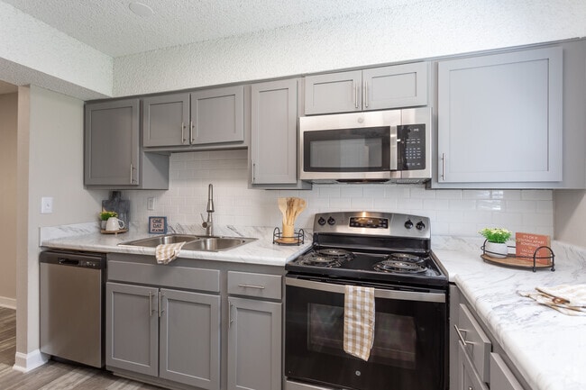 Interior Photo - Pinewood Station