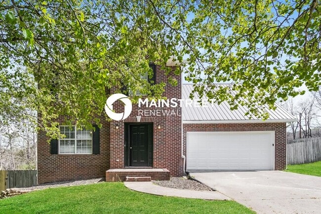 Photo - 3 Bedroom Pet-Friendly Home in Knoxville, TN with Main Street Renewal