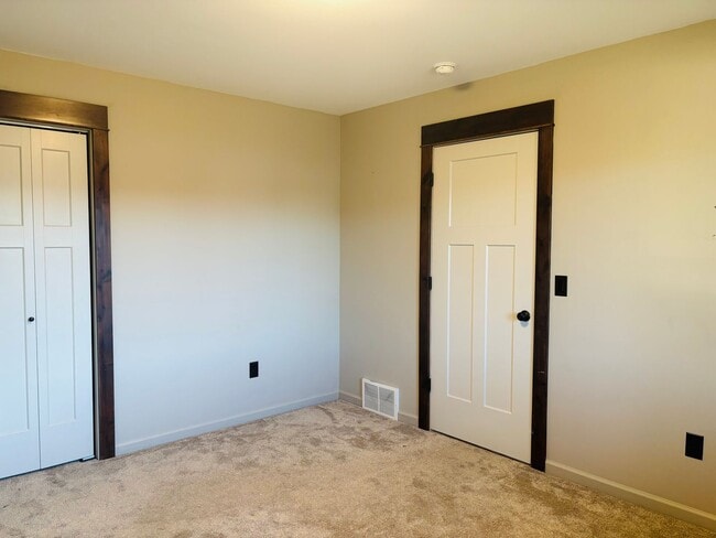 Foto del edificio - 4 bedroom 3 bath home