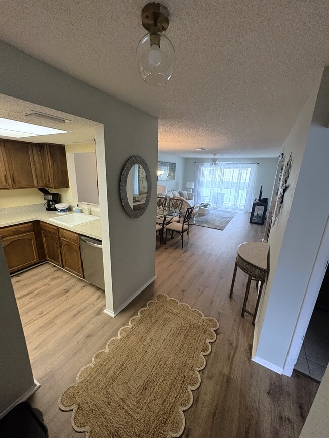 Building Photo - 305 Mission Trail W