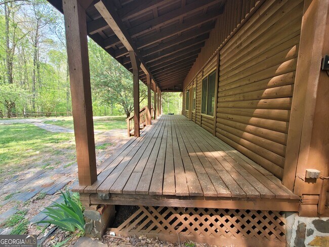 Foto del edificio - 2391 Booth Cir