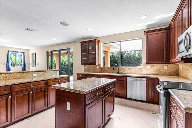 Foto del edificio - 18822 SW 74th Ct