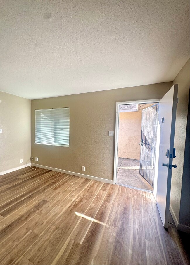 Foto del edificio - 2221 Dogwood Way