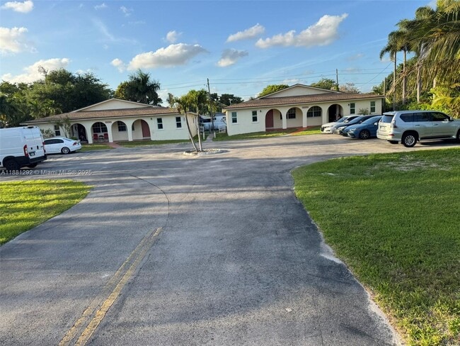 Foto del edificio - 4065 SW 51st St