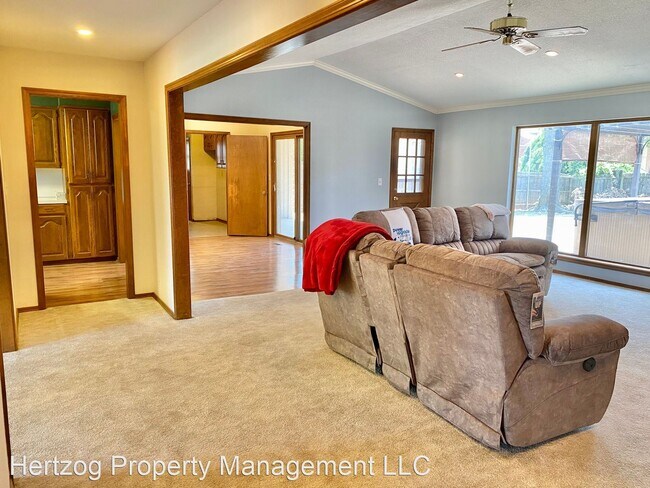 Building Photo - 3 br, 2.5 bath House - 2504 Briar Ridge Road