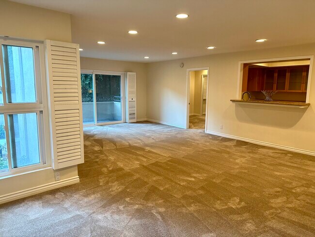 Foto del edificio - 6752 Hillpark Dr
