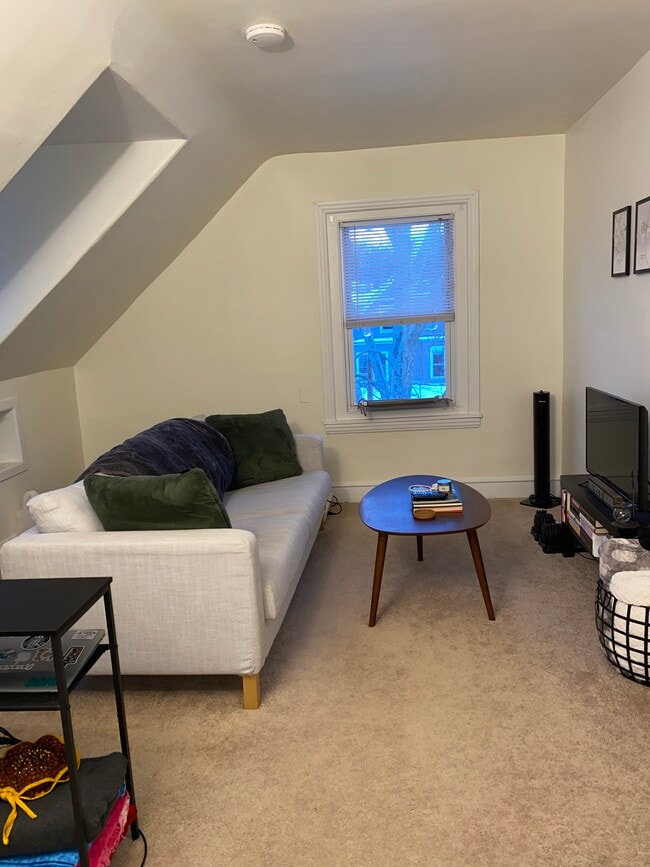 Building Photo - 110 Walnut Ave