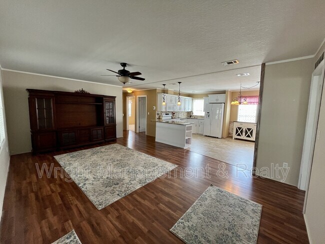 Foto del edificio - 38055 Woodgate Ln