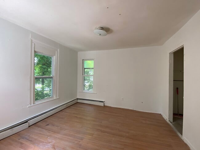 Building Photo - 124 Wall St