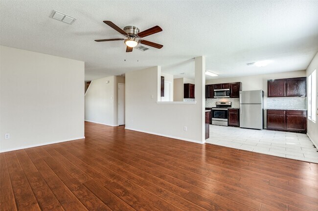 Foto del edificio - 2232 White Pine Dr