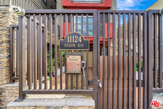 Foto del edificio - 11124 Burbank Blvd