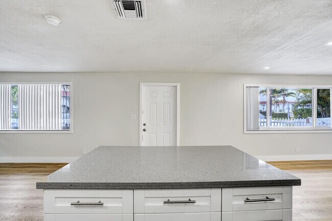 Foto del edificio - 434 SW 9th St