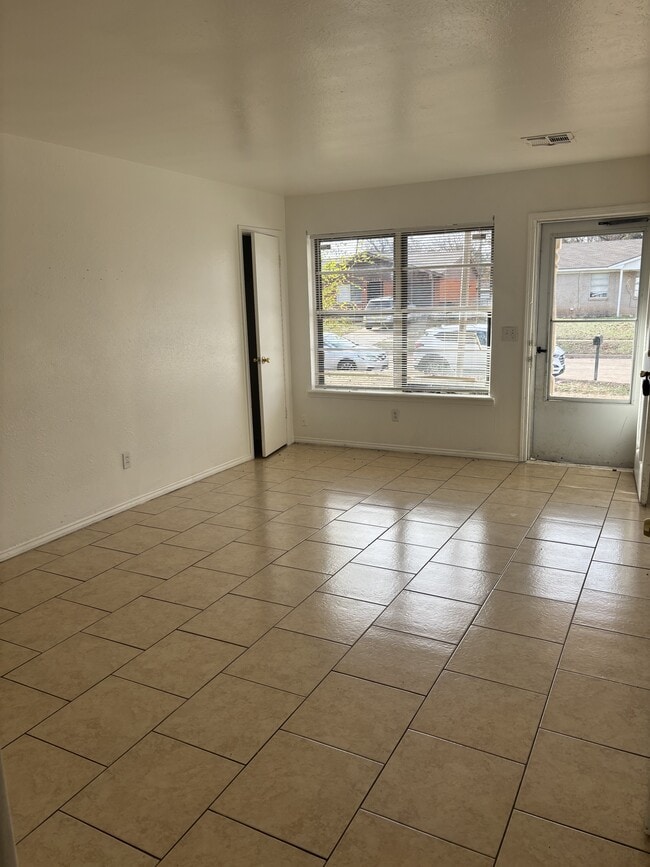 Building Photo - 1220 Mcdonald Dr