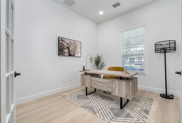 Foto del edificio - 2512 Burnely Ct