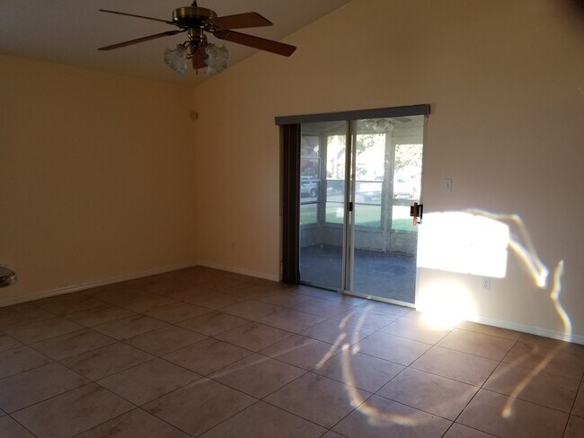 Family room - 7338 Marseille Cir