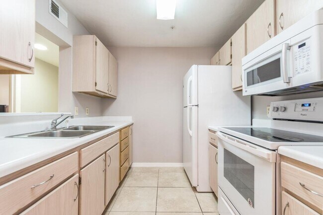 Foto del edificio - 2360 SW Archer Rd
