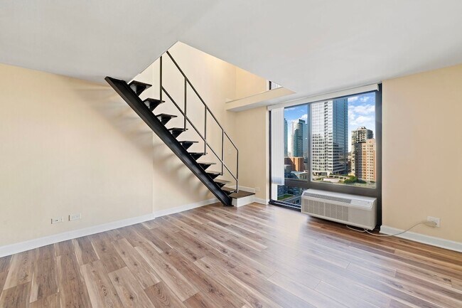 Photo - 1221 N Dearborn Pkwy Apartment