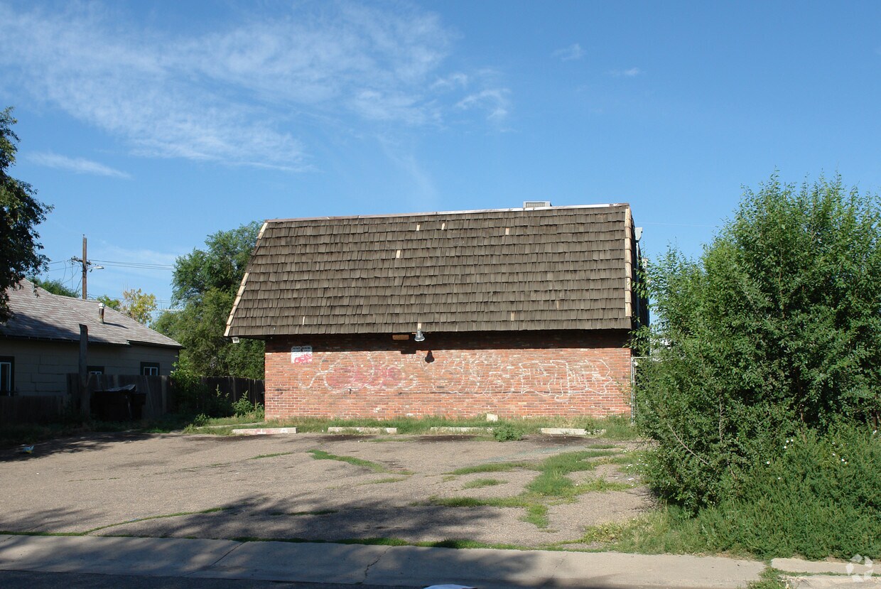 Building Photo - 1015 S Eliot St