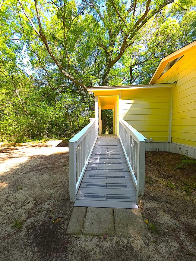Foto del edificio - Welcome to this charming 3 bedroom, 2 bath...