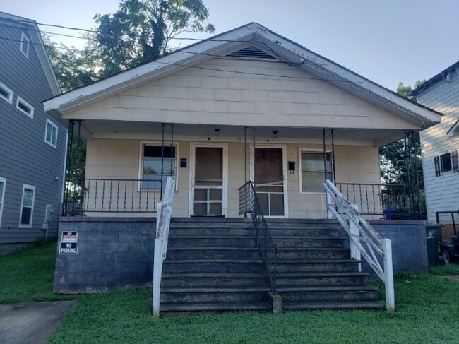 Building Photo - 15 Trotter St