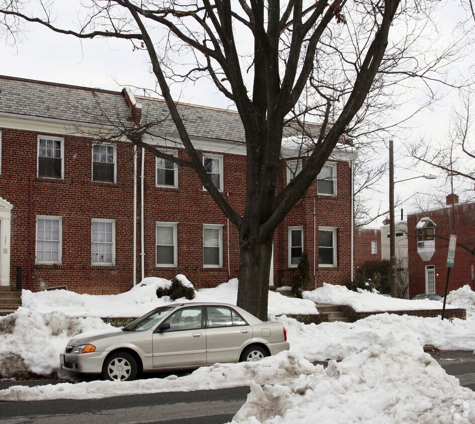 Building Photo - 3917 W St NW