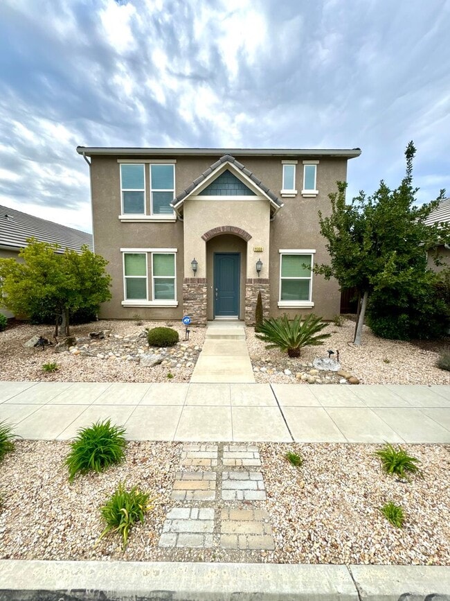 Building Photo - 11333 North Blue Sage Avenue