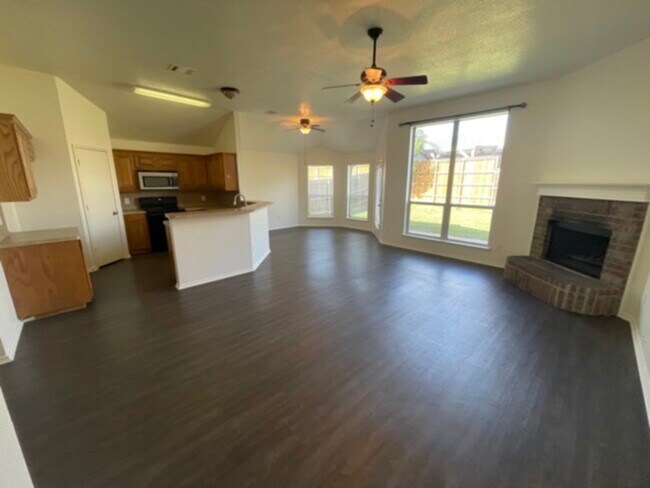 Foto del edificio - Beautiful Single Story in Saginaw Area