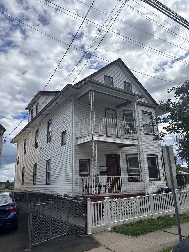 Building Photo - 146 N 4th St