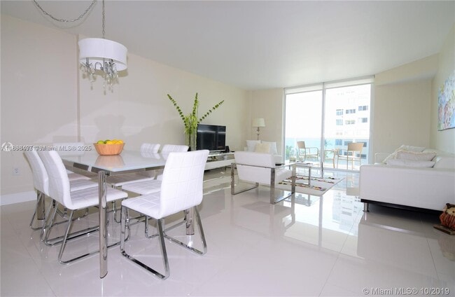 Foto del edificio - 10275 Collins Ave