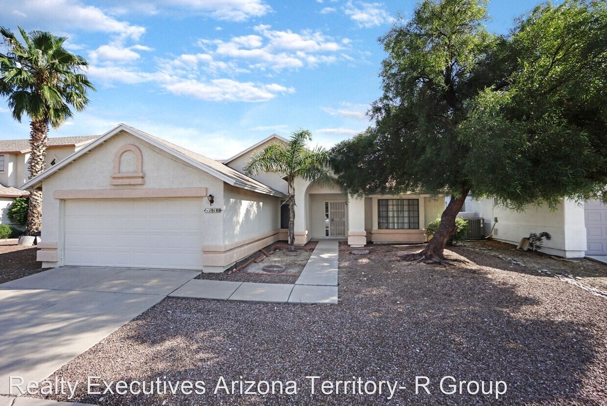 Foto principal - 3 br, 2 bath House - 10188 E. Kensington Dr.