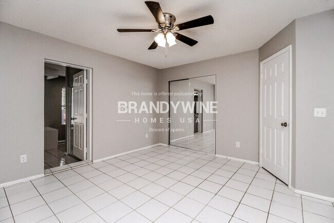 Foto del edificio - 6311 Fortune Ln