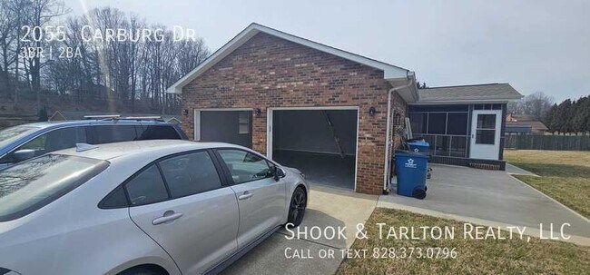 Building Photo - 2055 Carburg Ct