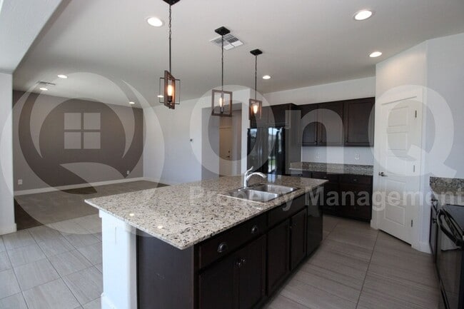 Building Photo - 23109 Desert Spoon Dr