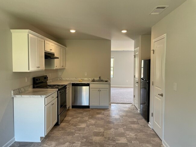 Building Photo - Beautiful 3bedroom 2bath ranch