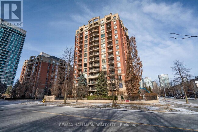 Photo du bâtiment - 55 Harrison Garden Blvd