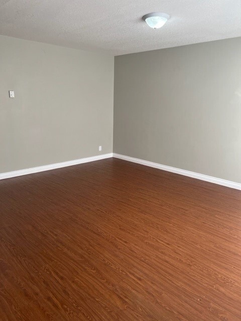 Photo du bâtiment - 9904-9995 Street - St