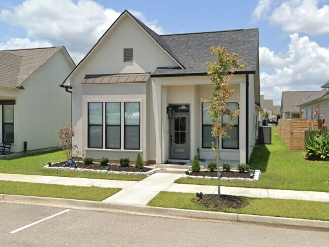 Foto del edificio - 3 Bedroom House in Central School District