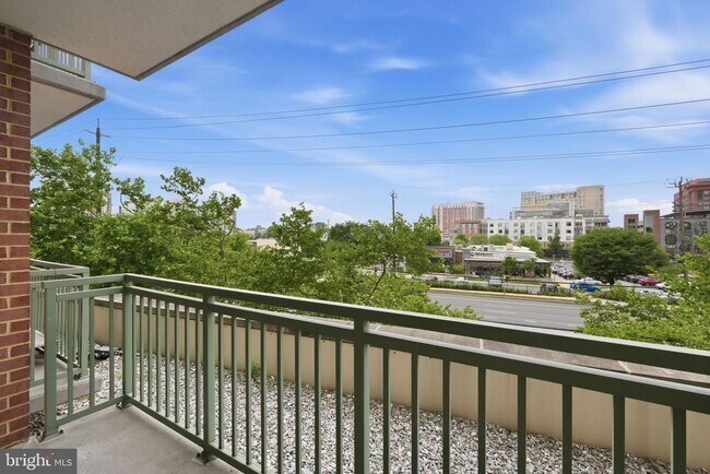 Foto del edificio - 11700 Old Georgetown Rd