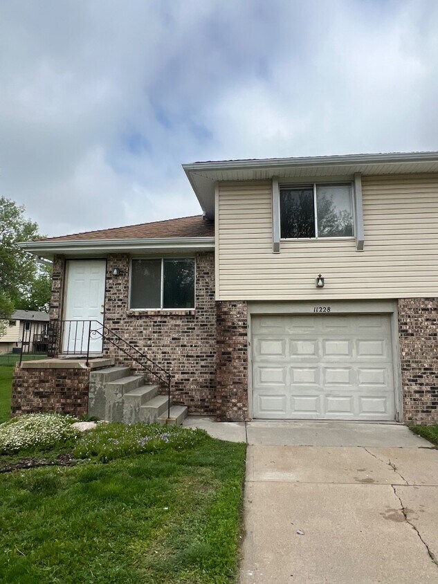 Photo - 11226 Roxbury Dr - 11228