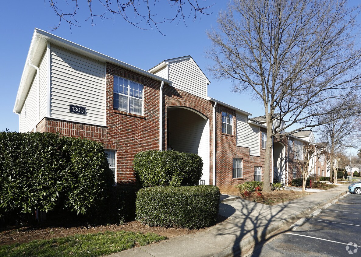Harrison Grande Apartments in Cary, NC
