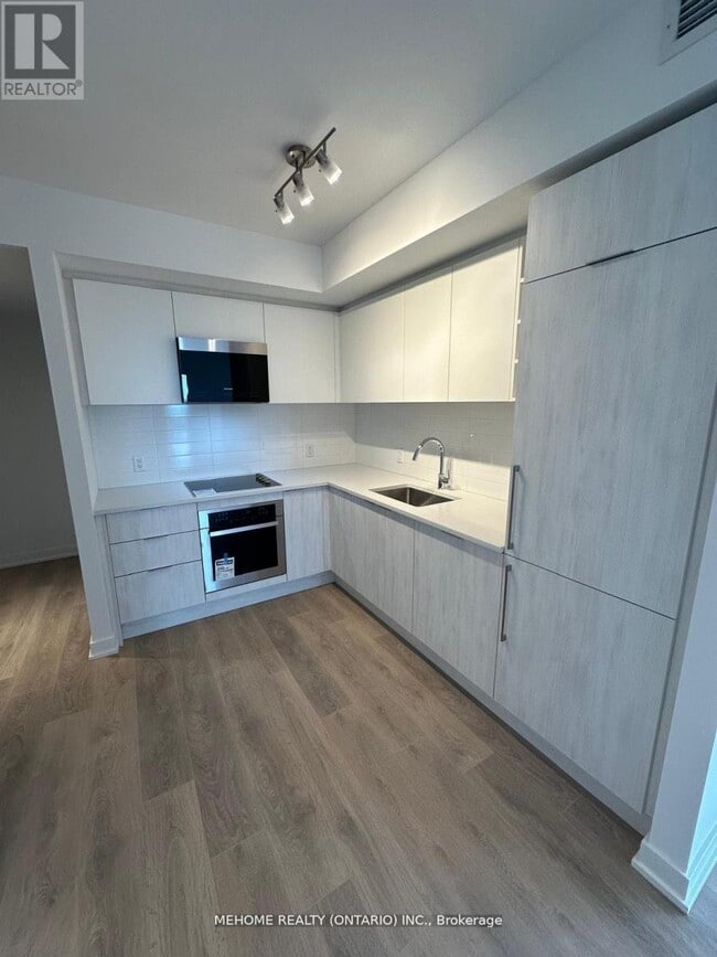 Building Photo - 2033 Kennedy Rd